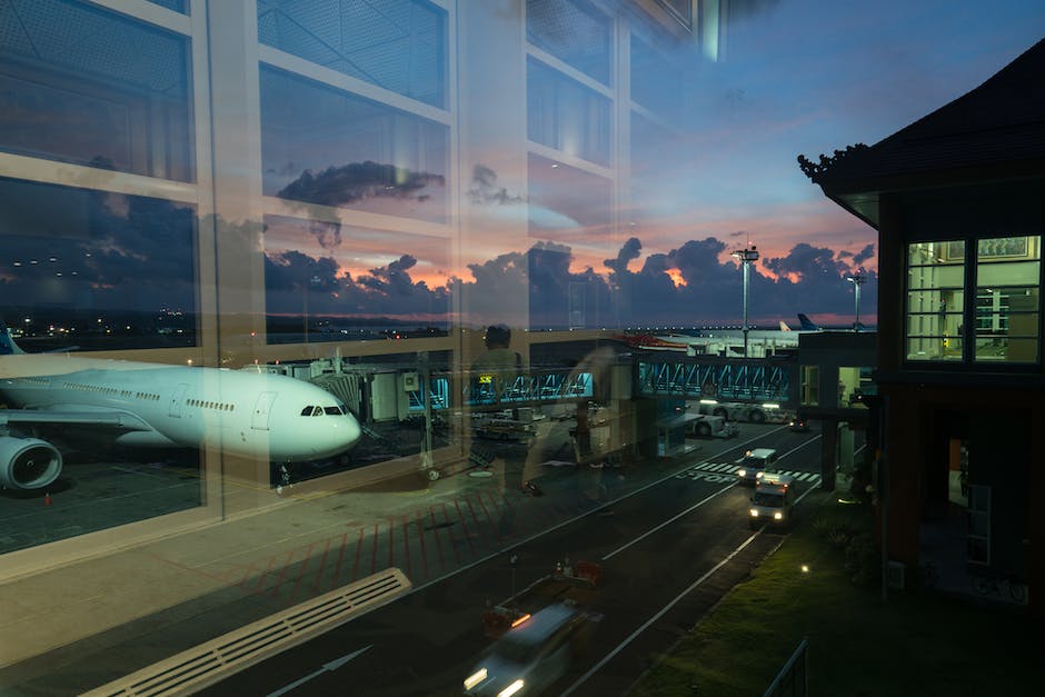  Fensteröffnungen auf Flugzeug-Start vorbereiten.