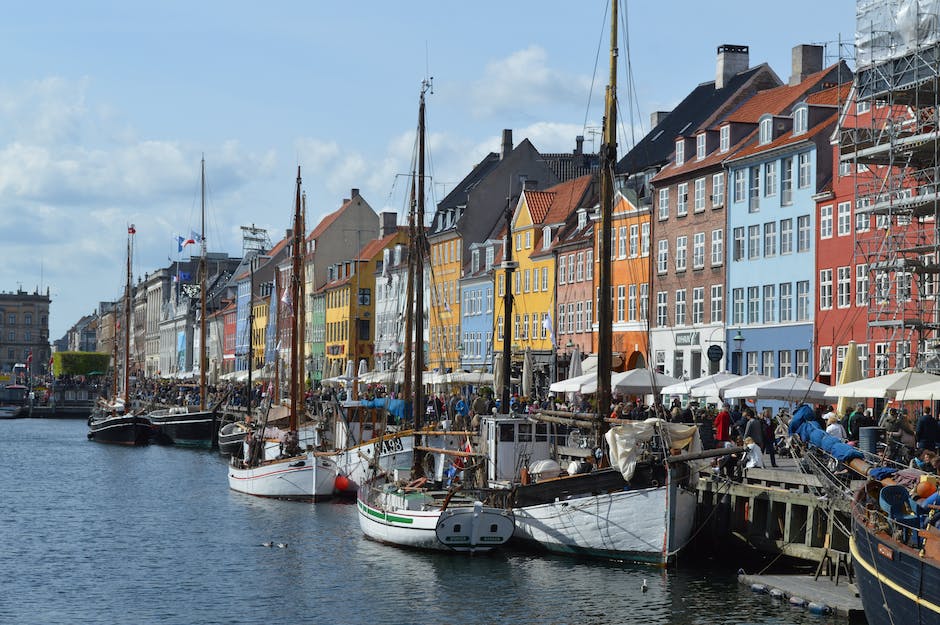 Dänemark Fenster nach aussen aufklappen Grund